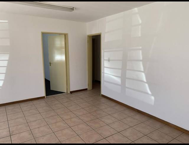 INDUSTRIAL PROPERTY TO RENT IN KILLARNEY GARDENS